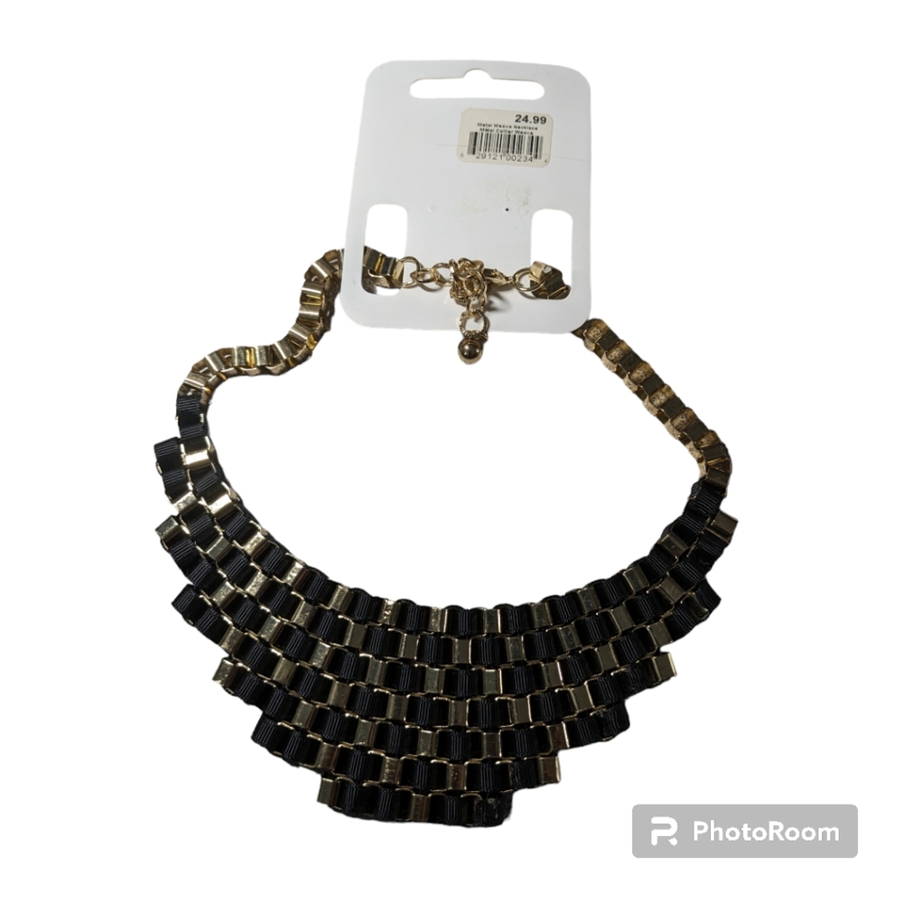 Bib Interlocking Necklace. Black and Gold. NWT - Picture 3 of 9